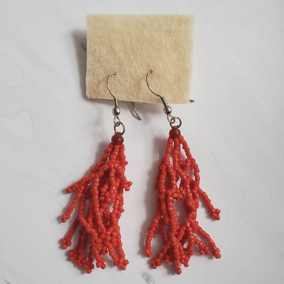 Jewelry - Red beaded tassel earrings